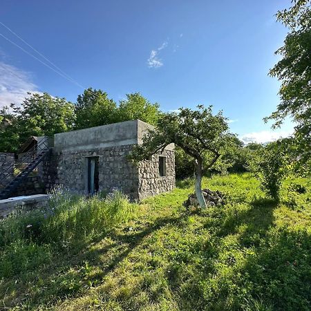 Zove Rural Cottage With Garden Views K'arashamb Екстериор снимка