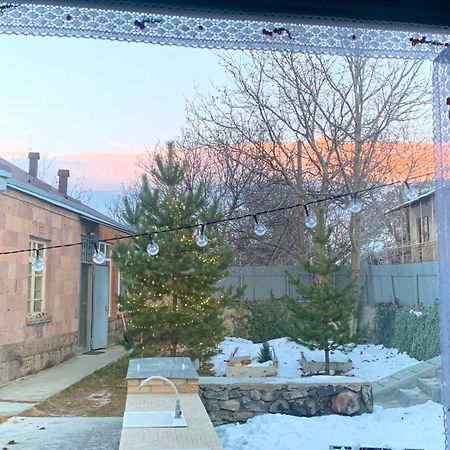 Zove Rural Cottage With Garden Views K'arashamb Екстериор снимка