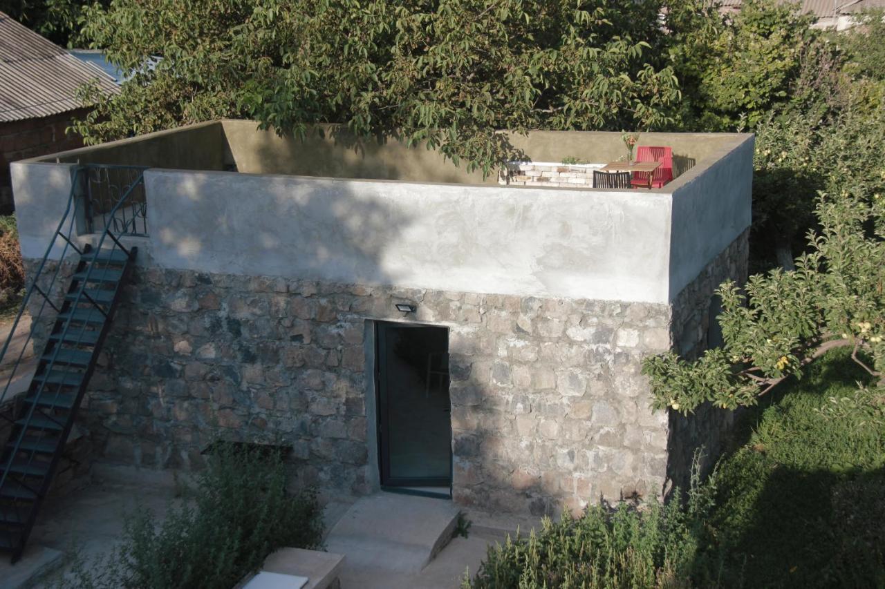 Zove Rural Cottage With Garden Views K'arashamb Екстериор снимка
