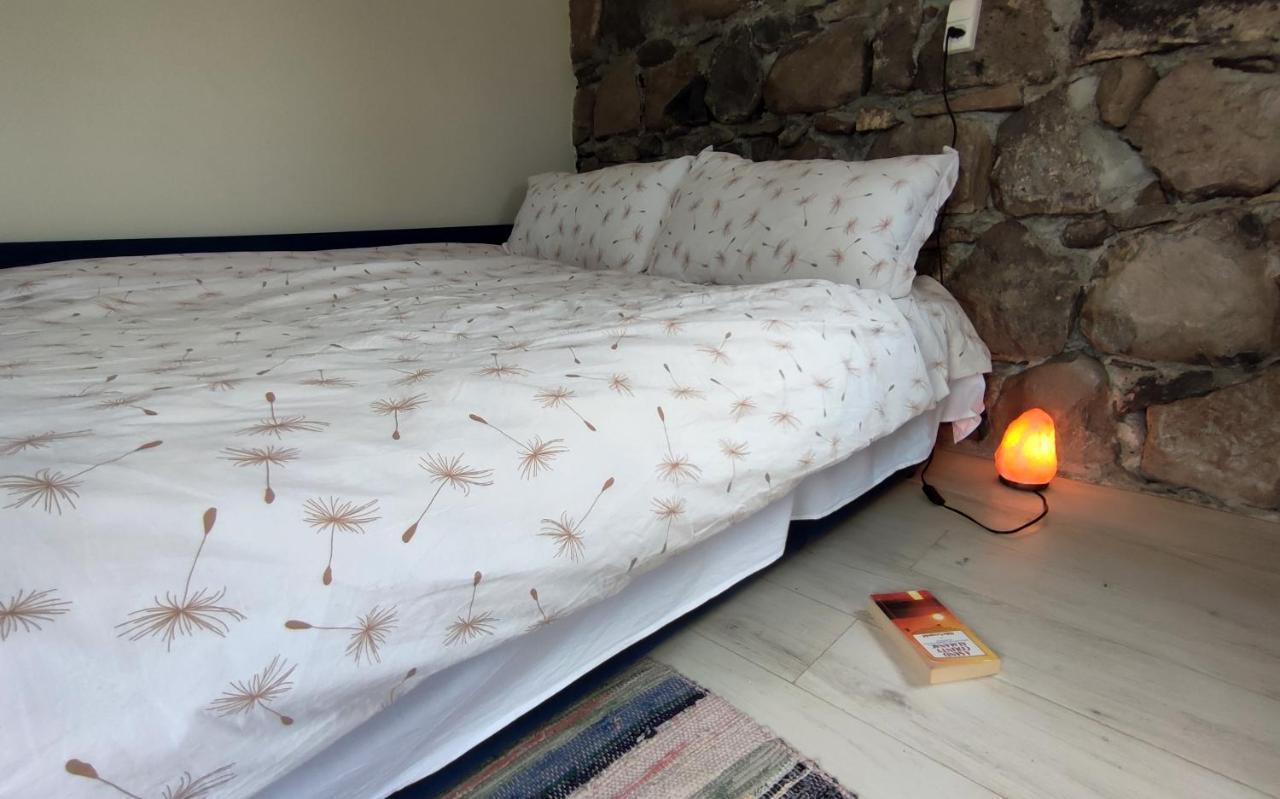 Zove Rural Cottage With Garden Views K'arashamb Екстериор снимка
