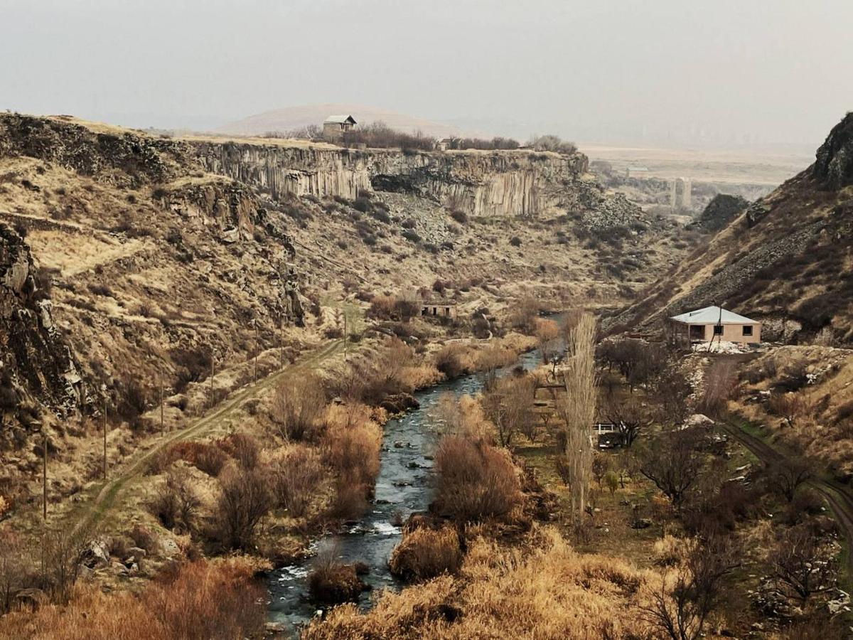 Zove Rural Cottage With Garden Views K'arashamb Екстериор снимка