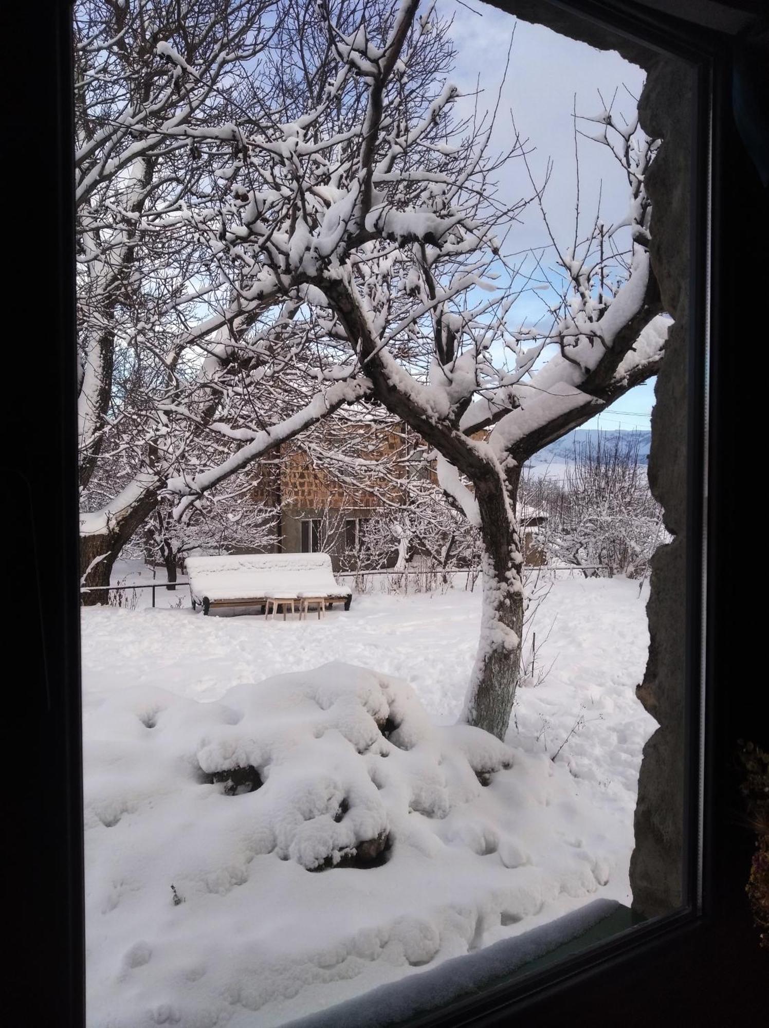 Zove Rural Cottage With Garden Views K'arashamb Екстериор снимка