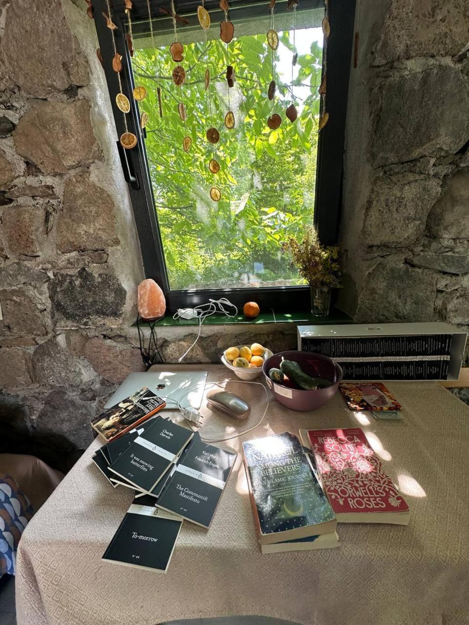 Zove Rural Cottage With Garden Views K'arashamb Екстериор снимка