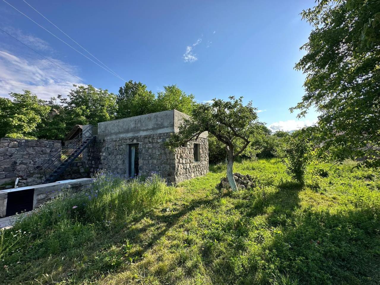 Zove Rural Cottage With Garden Views K'arashamb Екстериор снимка