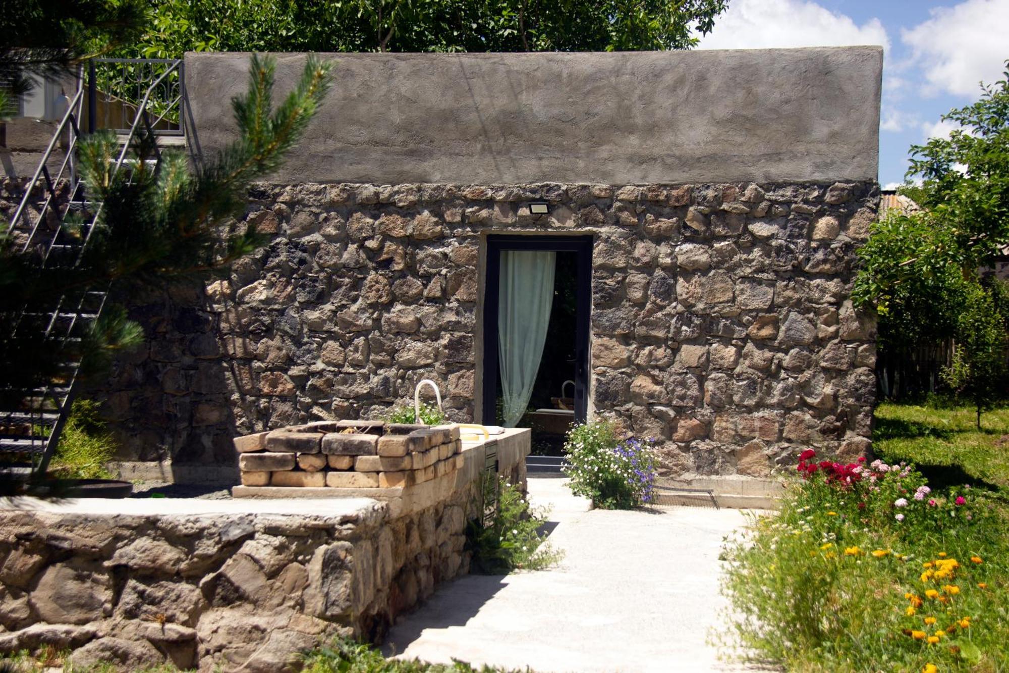Zove Rural Cottage With Garden Views K'arashamb Екстериор снимка