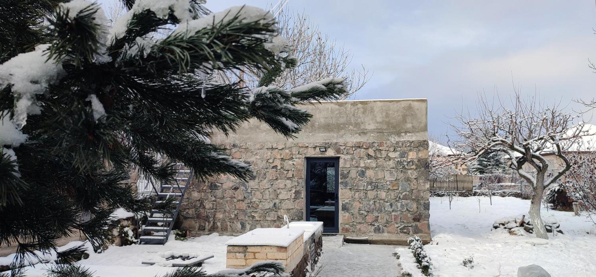 Zove Rural Cottage With Garden Views K'arashamb Екстериор снимка
